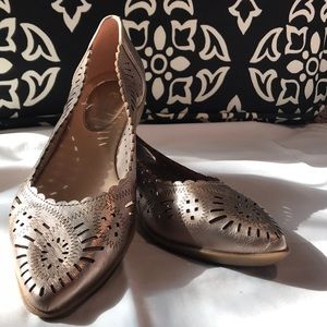 e360 Platinum Flats Sz 7